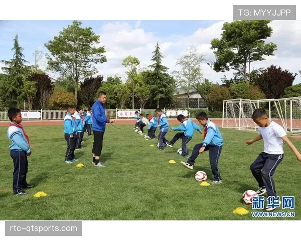 欧足联与当地学校合作，在欧冠主办城市开展青少年足球公益课堂